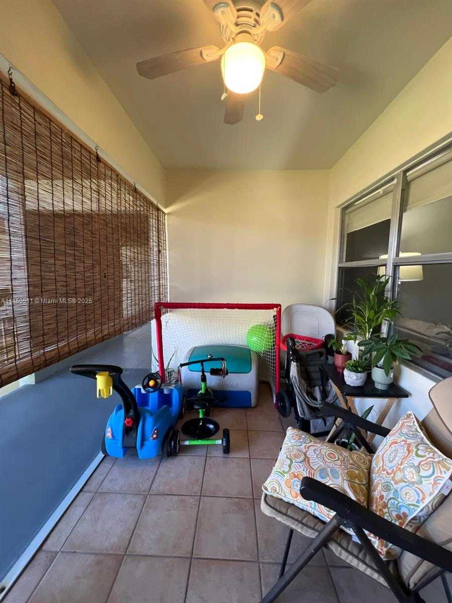 Small Image of 270 LAYNE BLVD #208, Hallandale Beach Number 19