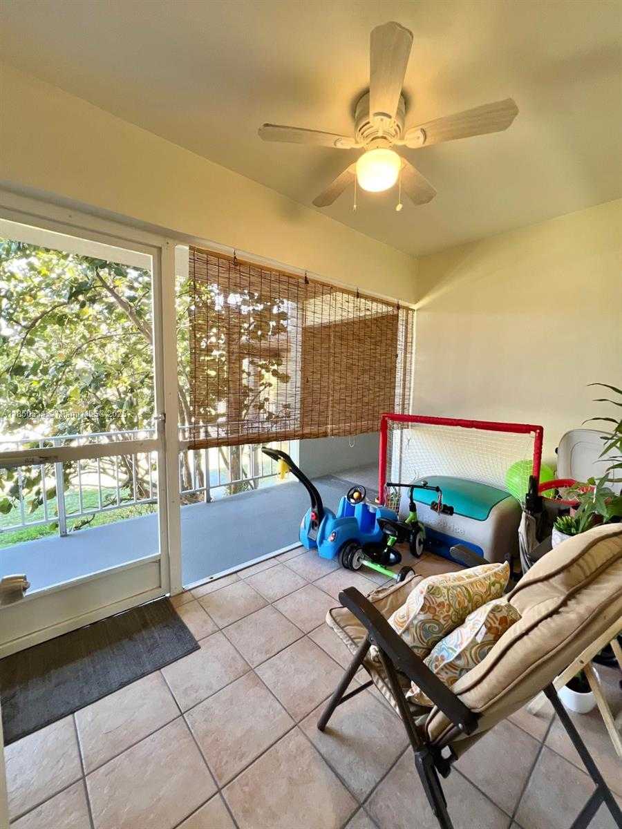 Small Image of 270 LAYNE BLVD #208, Hallandale Beach Number 2