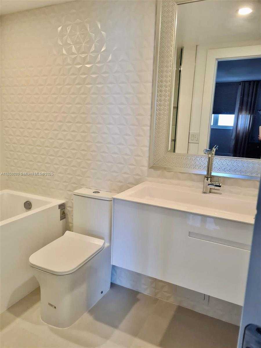 Small Image of 3001 SOUTH OCEAN DR #721, Hollywood Number 11