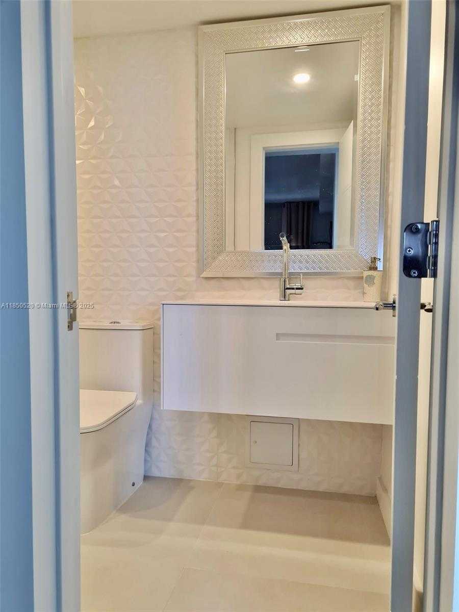 Small Image of 3001 SOUTH OCEAN DR #721, Hollywood Number 13