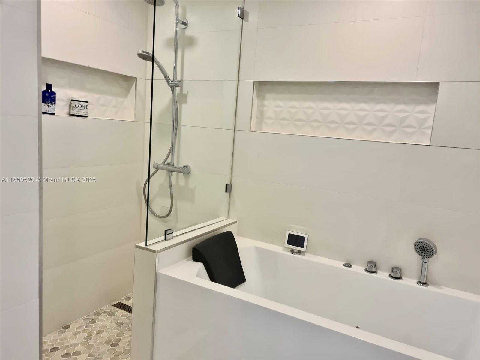 Small Image of 3001 SOUTH OCEAN DR #721, Hollywood Number 16