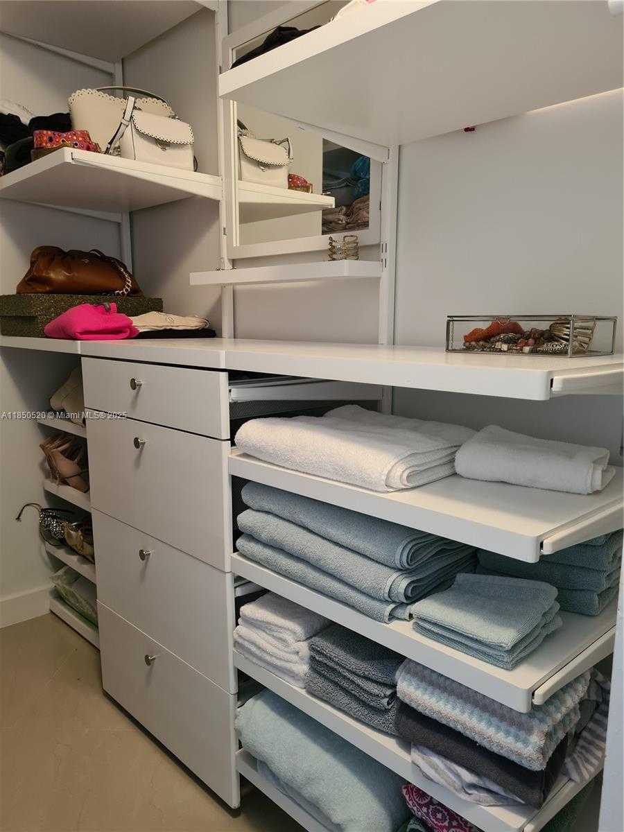 Small Image of 3001 SOUTH OCEAN DR #721, Hollywood Number 17