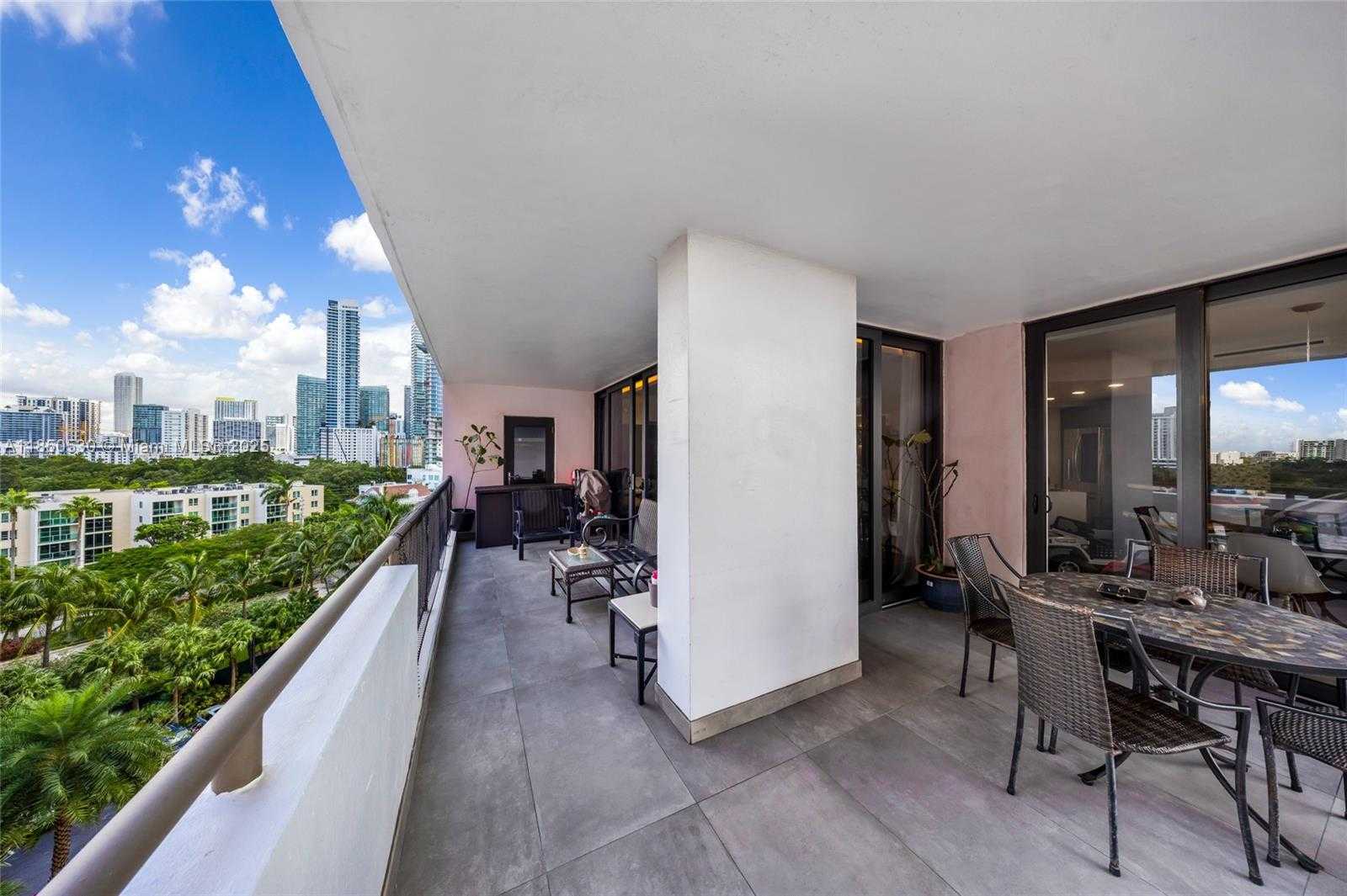 Small Image of 1581 BRICKELL AVE #506, Miami Number 12