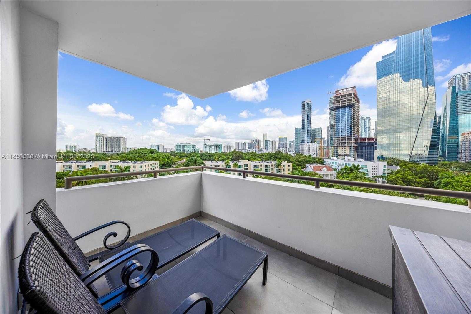 Small Image of 1581 BRICKELL AVE #506, Miami Number 19
