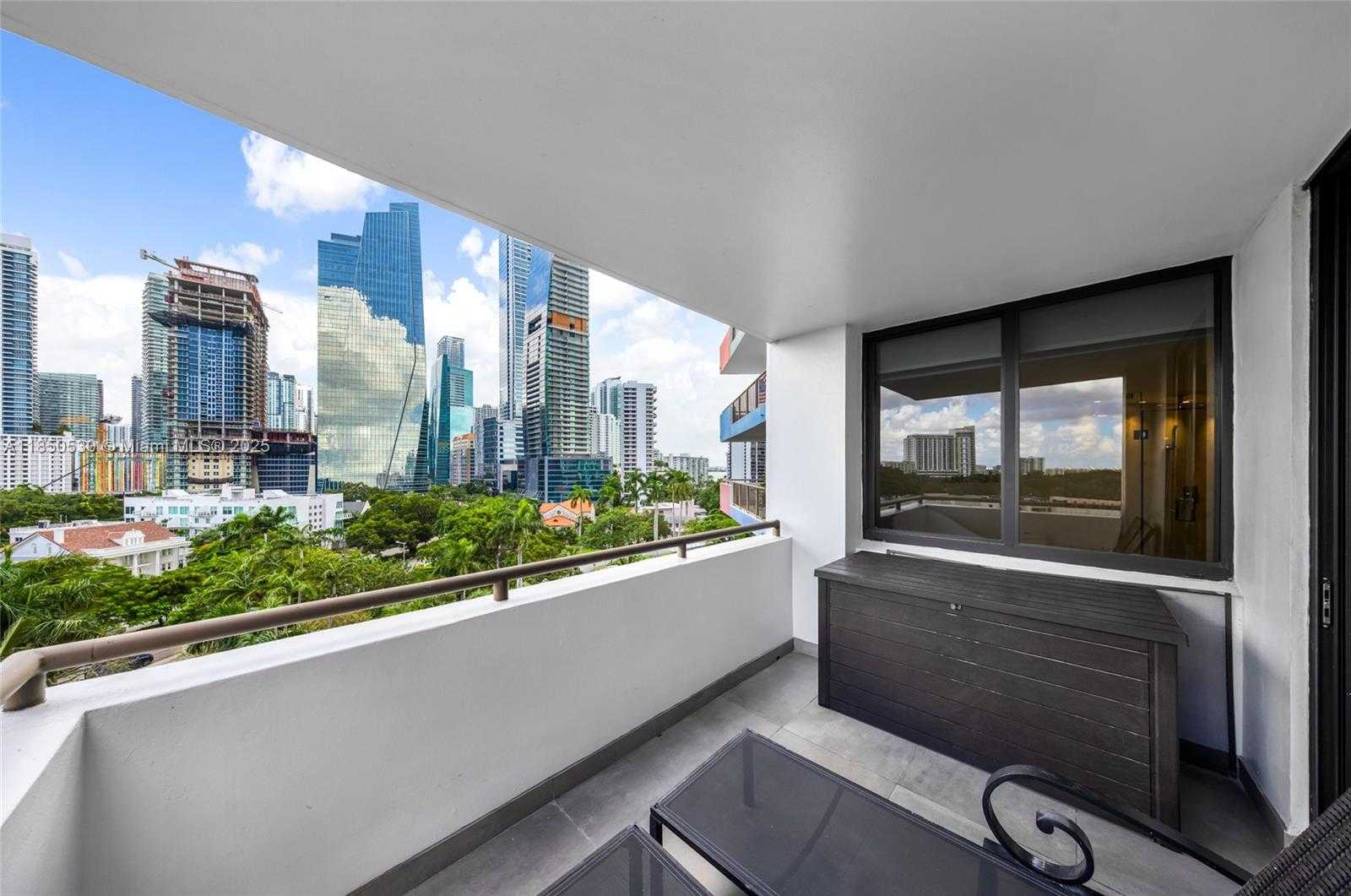 Small Image of 1581 BRICKELL AVE #506, Miami Number 20
