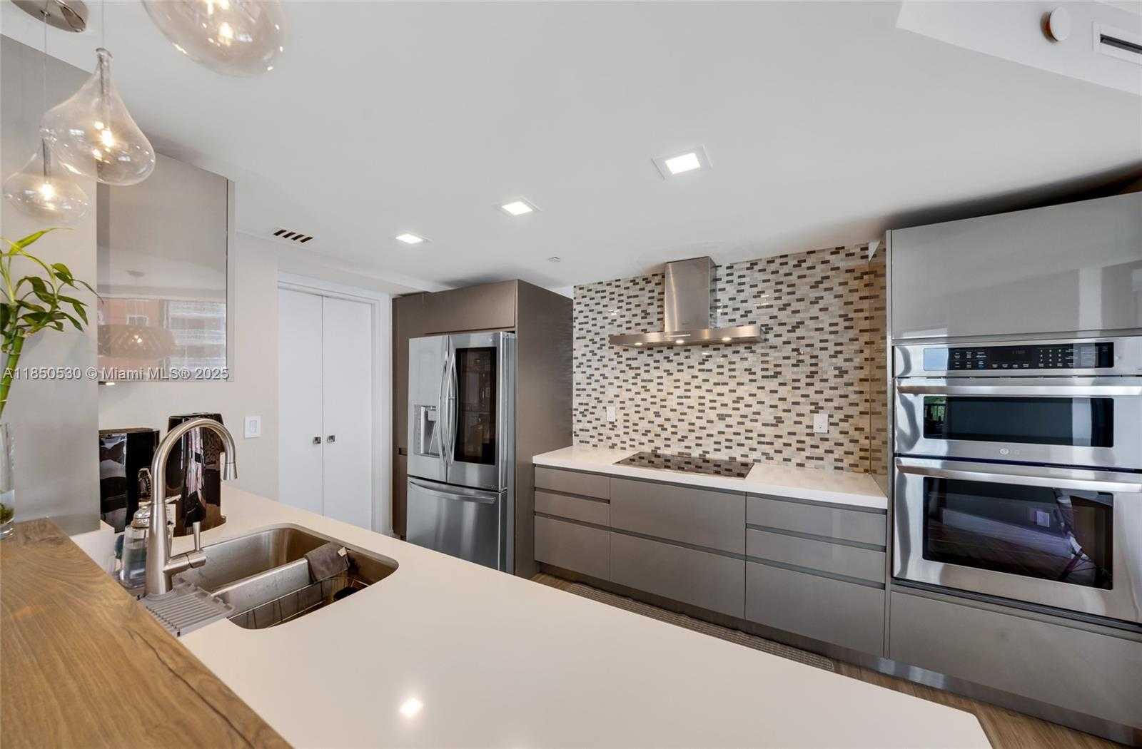 Small Image of 1581 BRICKELL AVE #506, Miami Number 23