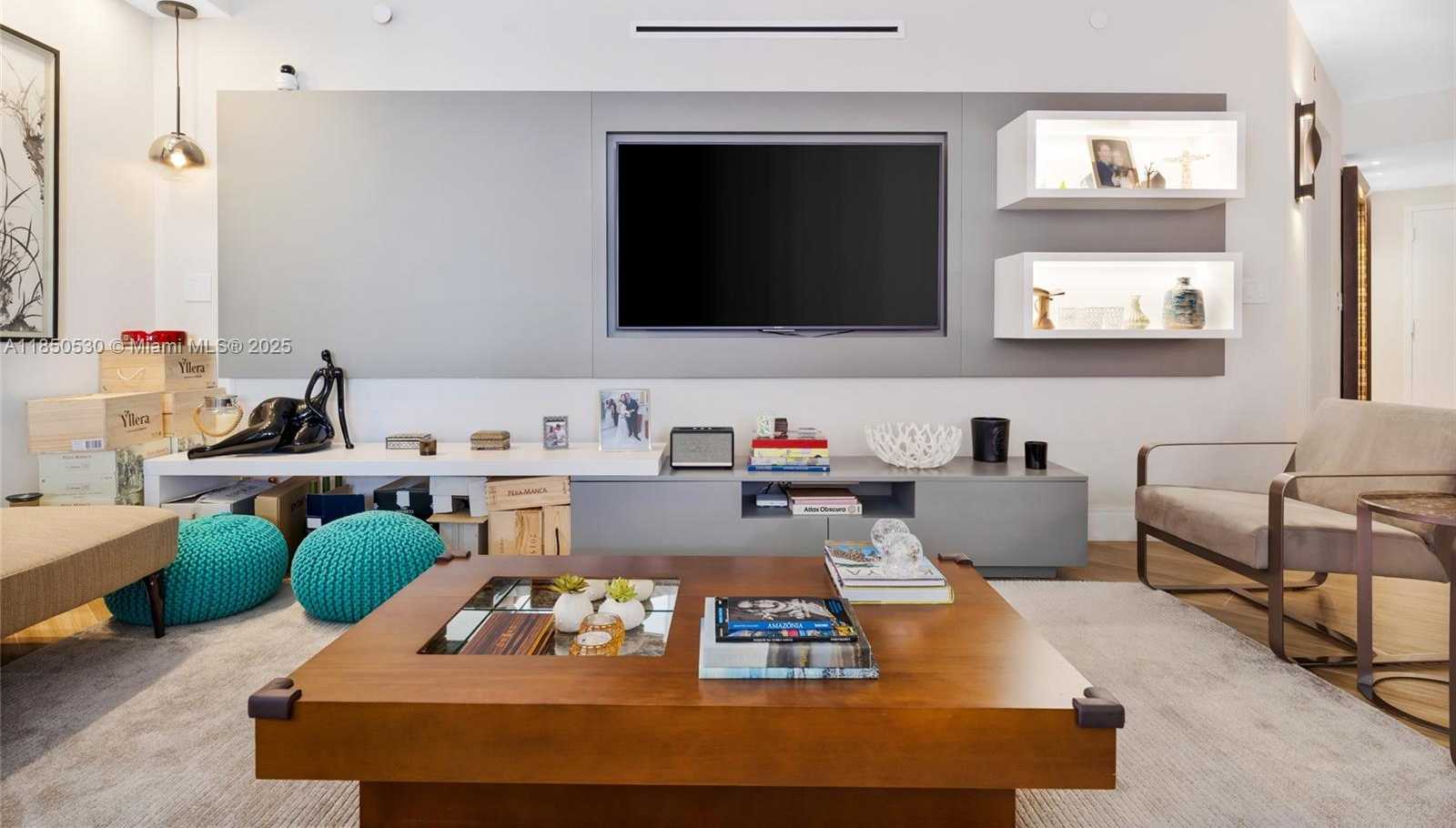 Small Image of 1581 BRICKELL AVE #506, Miami Number 28