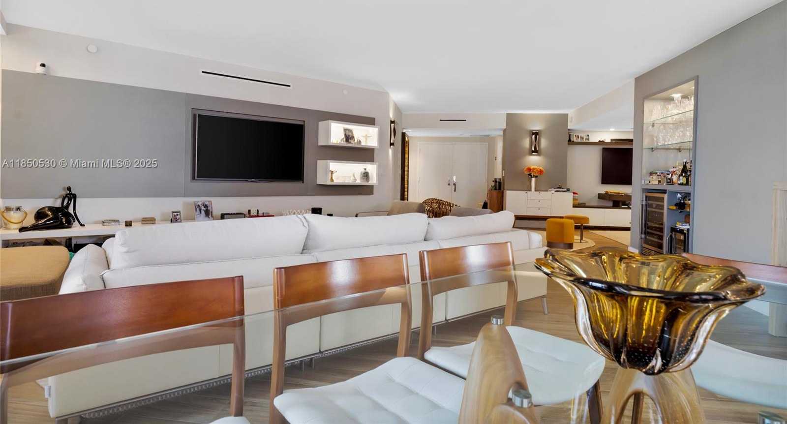Small Image of 1581 BRICKELL AVE #506, Miami Number 31