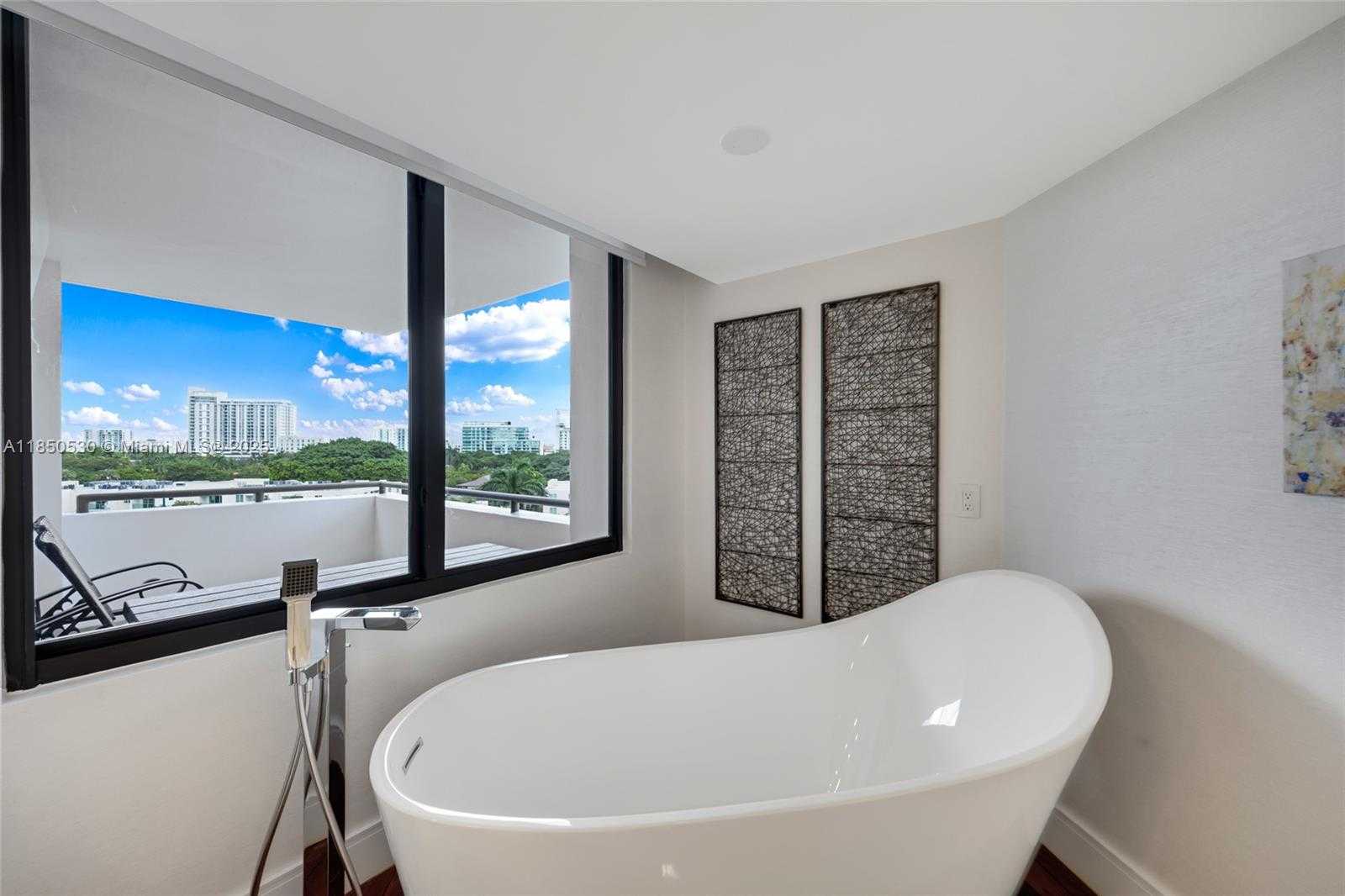 Small Image of 1581 BRICKELL AVE #506, Miami Number 5
