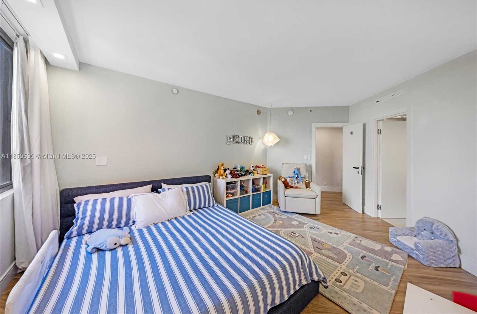 Small Image of 1581 BRICKELL AVE #506, Miami Number 9