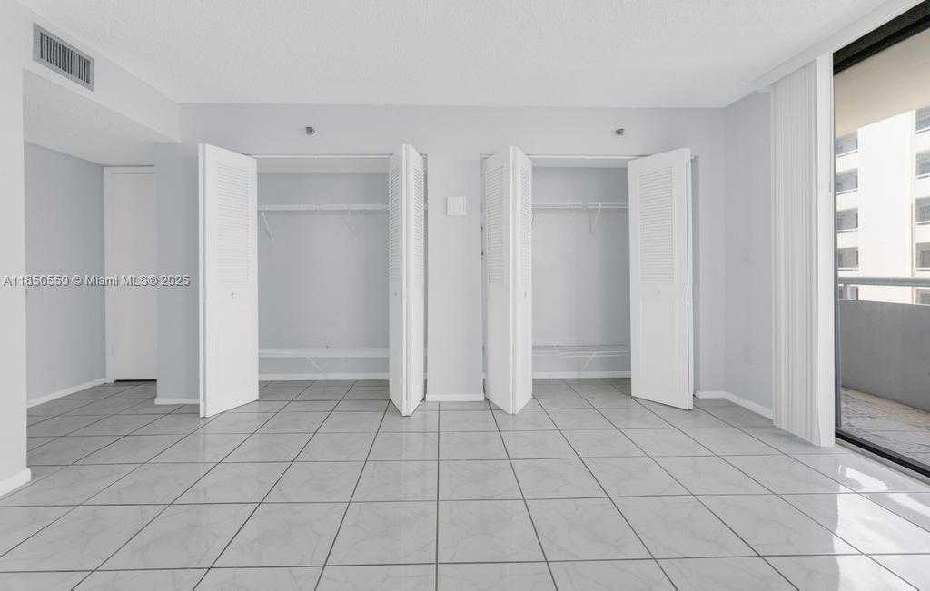 Small Image of 6830 INDIAN CREEK DR #6D, Miami Beach Number 18