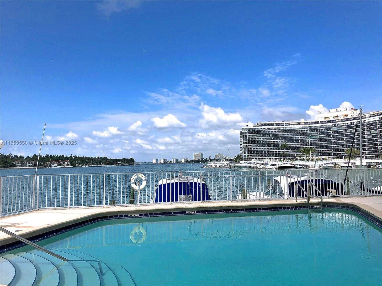 Small Image of 6830 INDIAN CREEK DR #6D, Miami Beach Number 8