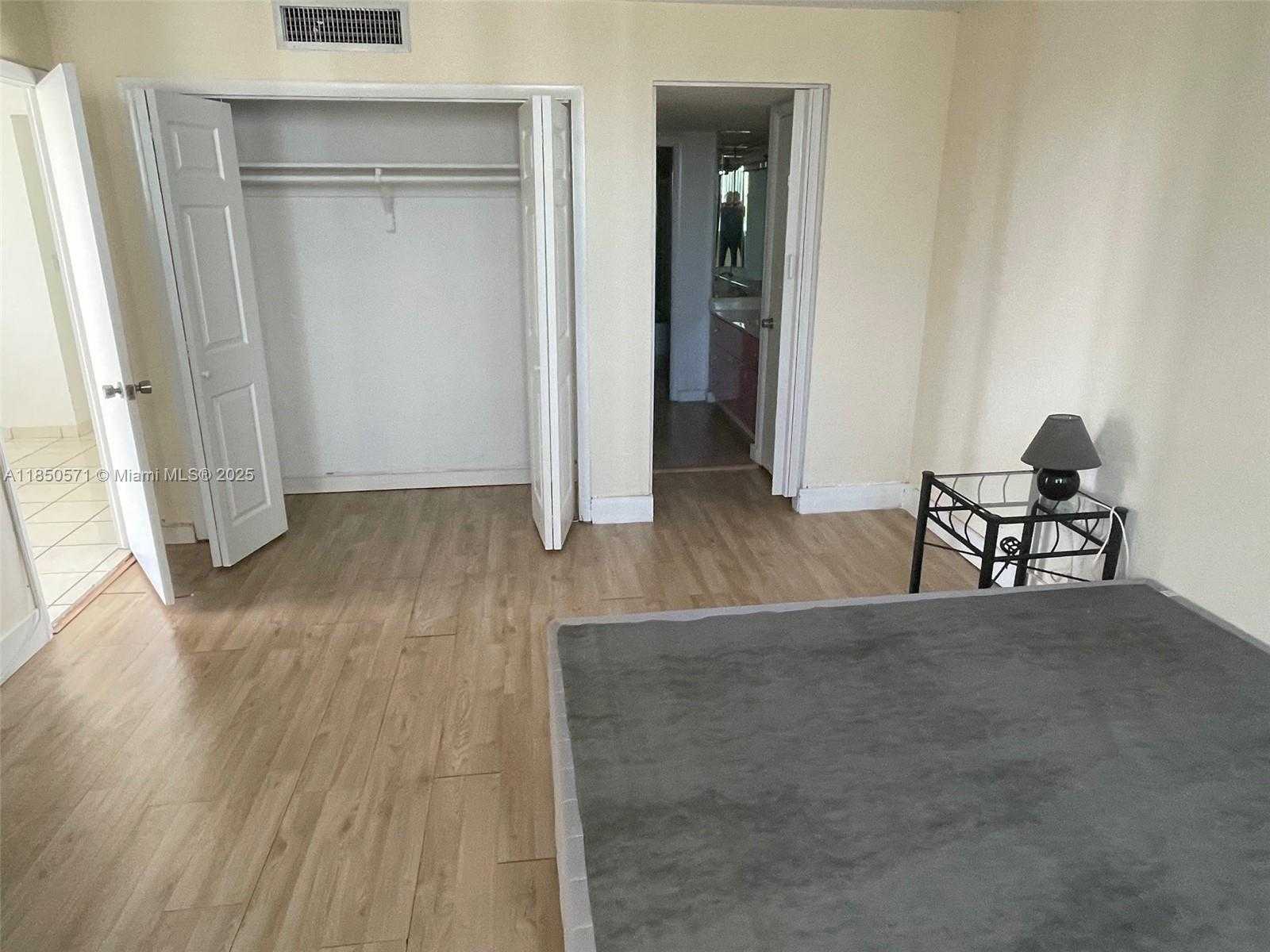 Small Image of 5838 COLLINS AVE #5H, Miami Beach Number 11