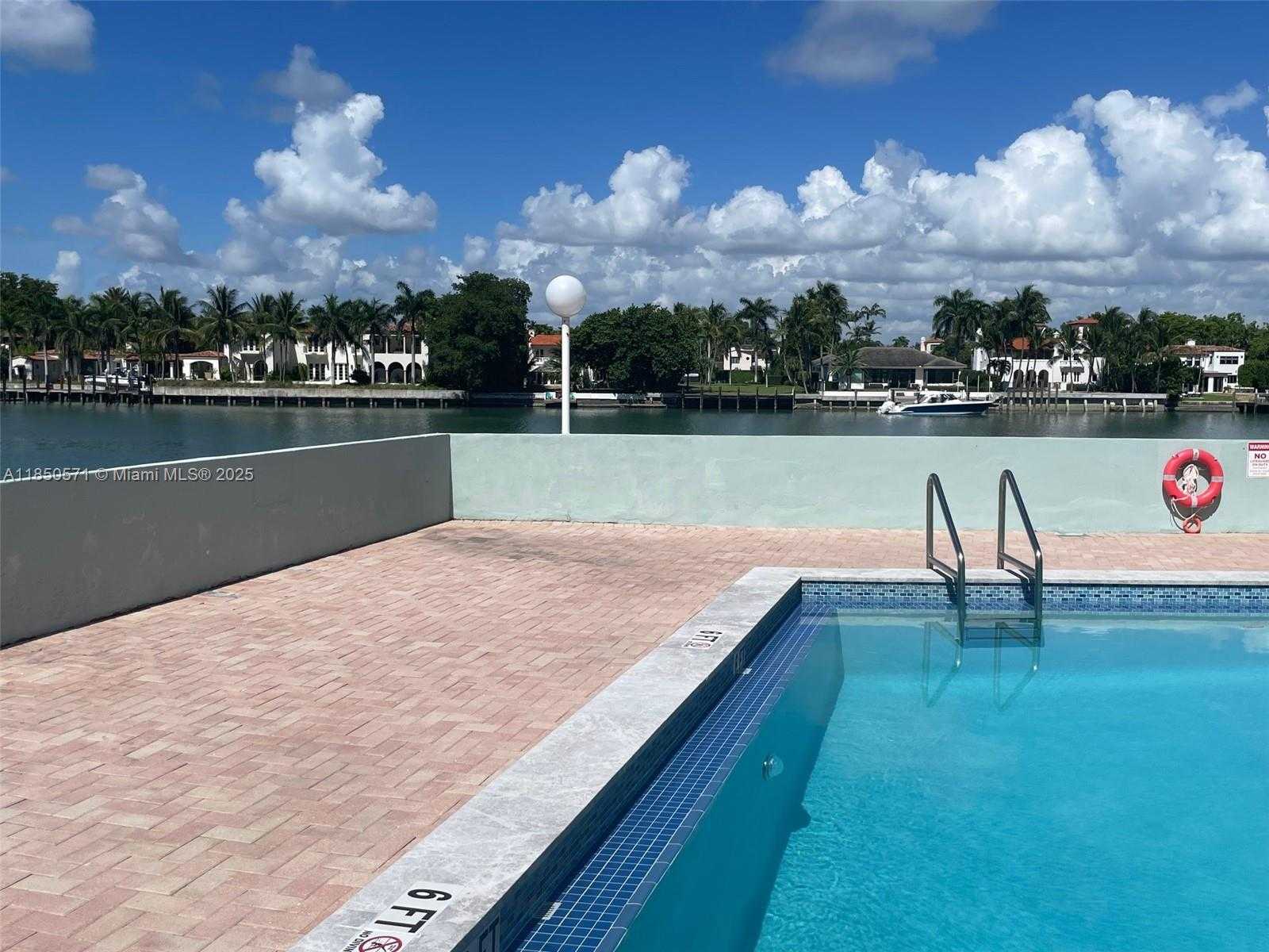 Small Image of 5838 COLLINS AVE #5H, Miami Beach Number 19