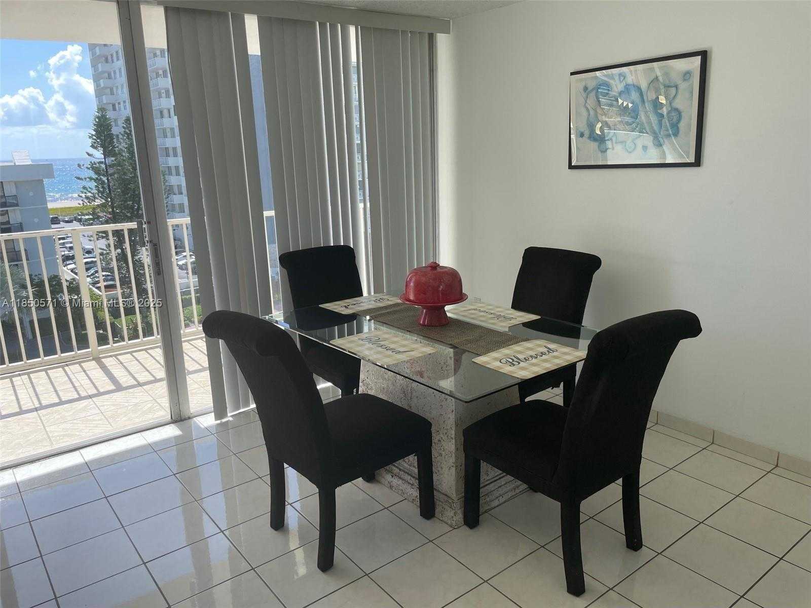 Small Image of 5838 COLLINS AVE #5H, Miami Beach Number 3