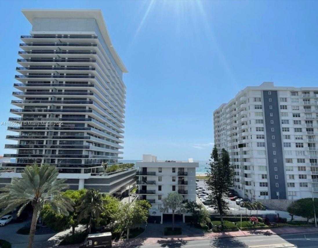 Small Image of 5838 COLLINS AVE #5H, Miami Beach Number 4