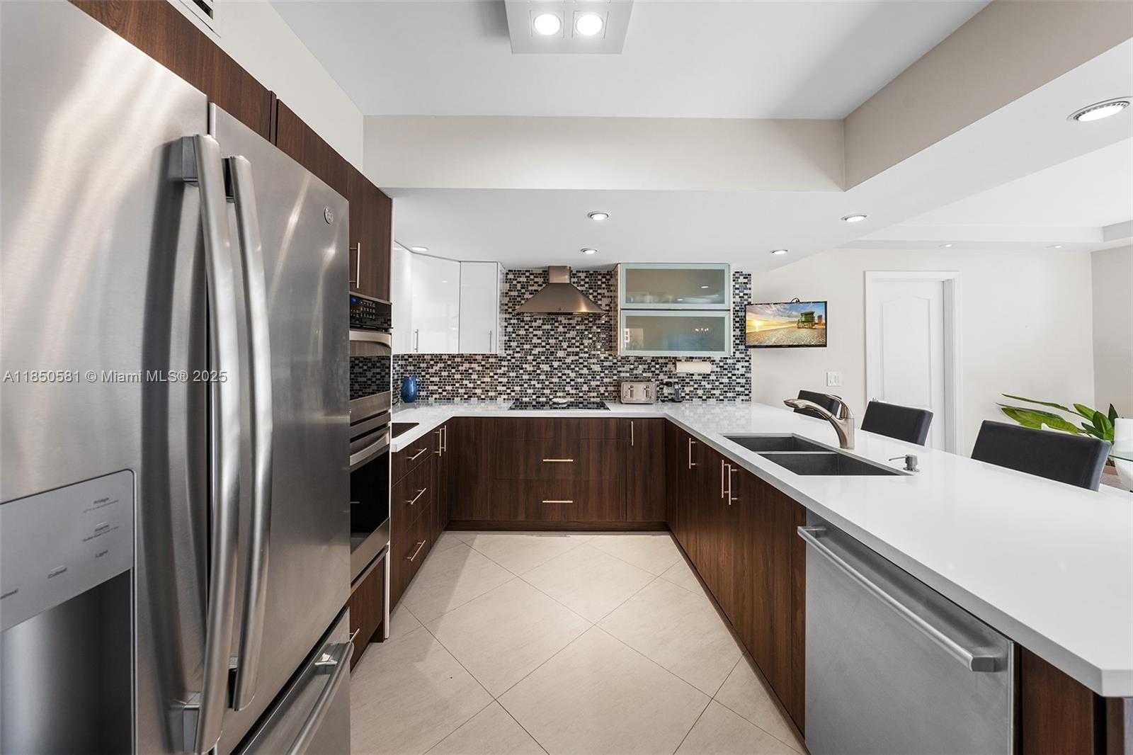 Small Image of 3754 NORTH EAST 209TH TER, Aventura Number 13
