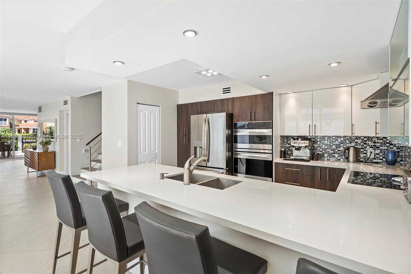 Small Image of 3754 NORTH EAST 209TH TER, Aventura Number 15