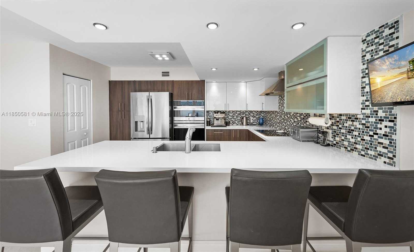 Small Image of 3754 NORTH EAST 209TH TER, Aventura Number 16