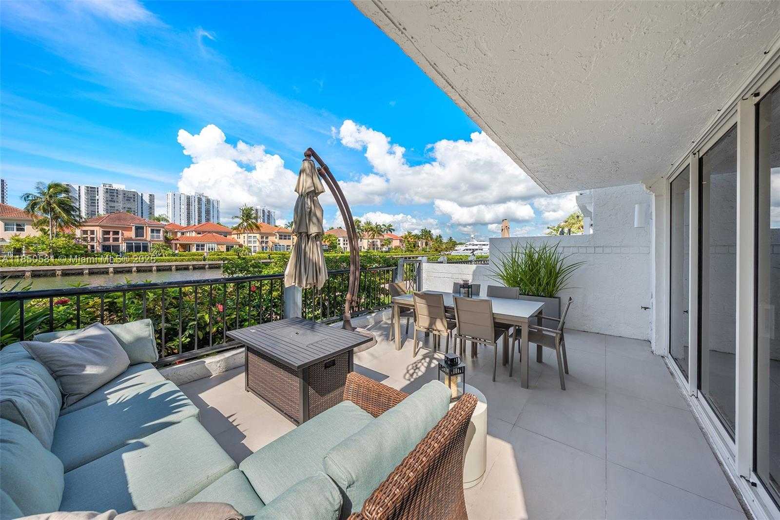 Small Image of 3754 NORTH EAST 209TH TER, Aventura Number 34