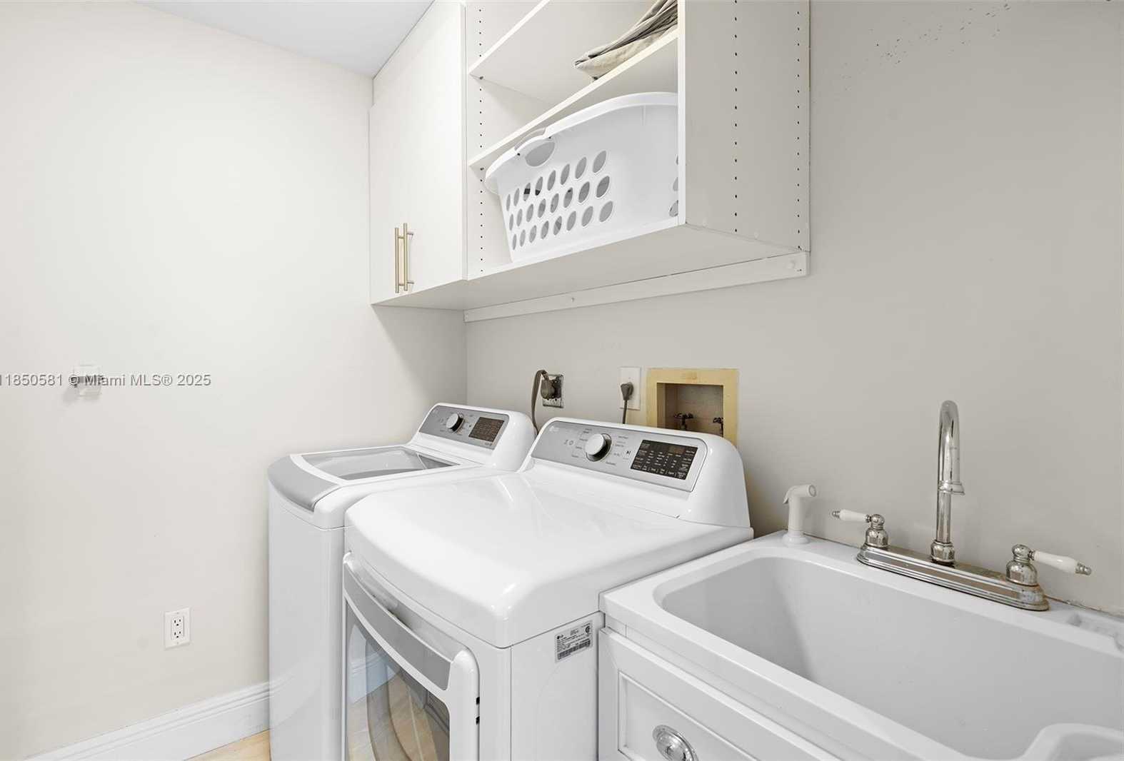 Small Image of 3754 NORTH EAST 209TH TER, Aventura Number 38