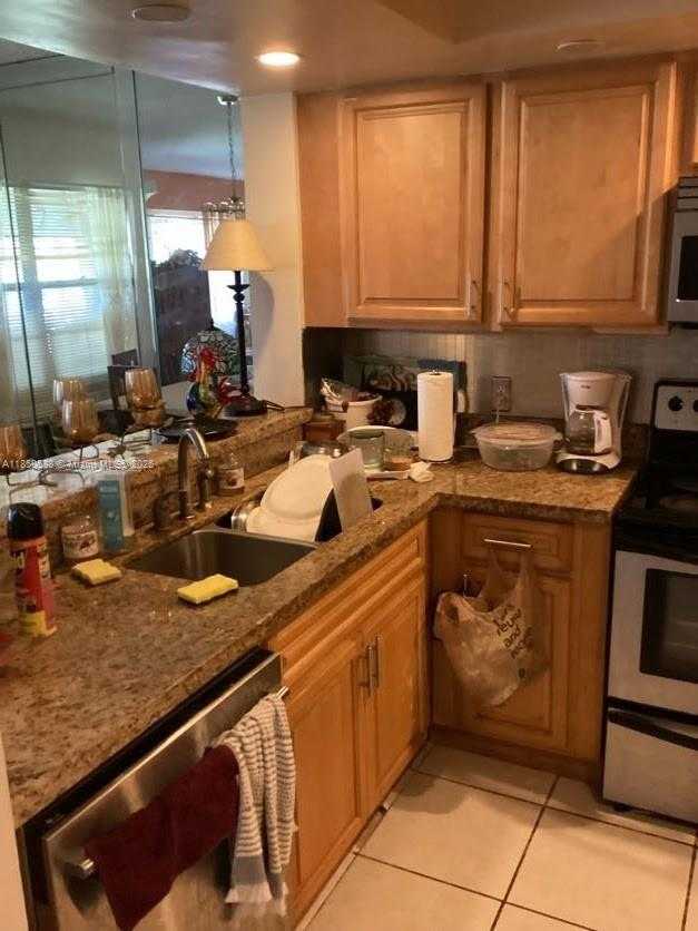 Small Image of 12850 SOUTH WEST 4TH CT #402I, Pembroke Pines Number 3
