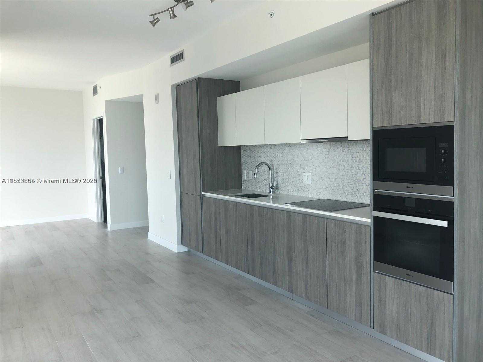 Small Image of 2900 NORTH EAST 7TH AVE #3409, Miami Number 13