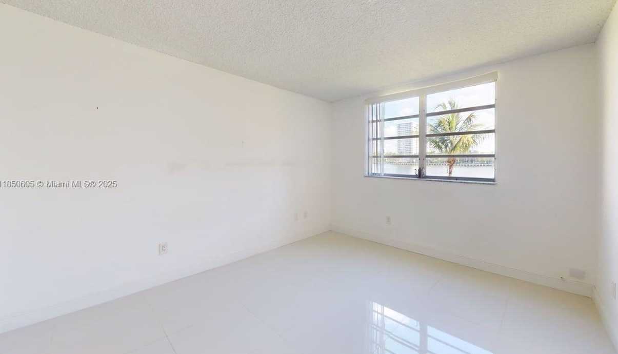 Small Image of 2999 POINT EAST DR #C209, Aventura Number 11