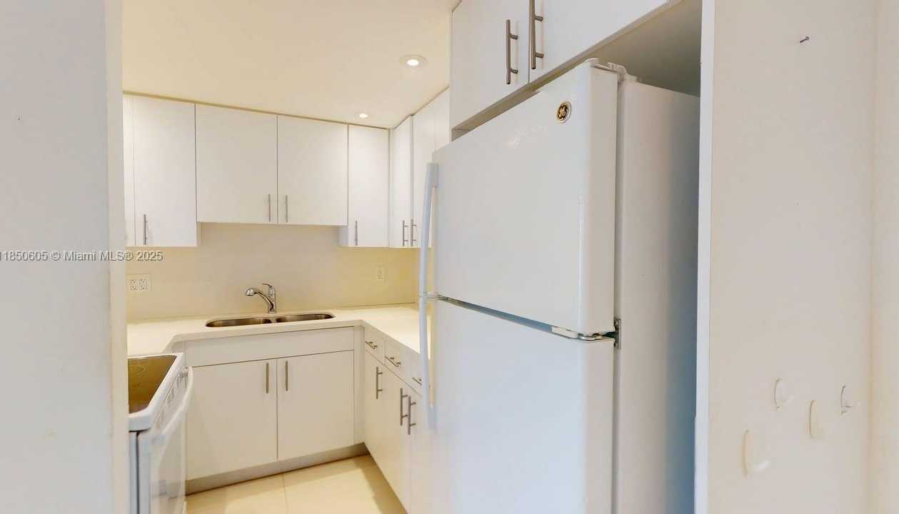 Small Image of 2999 POINT EAST DR #C209, Aventura Number 7