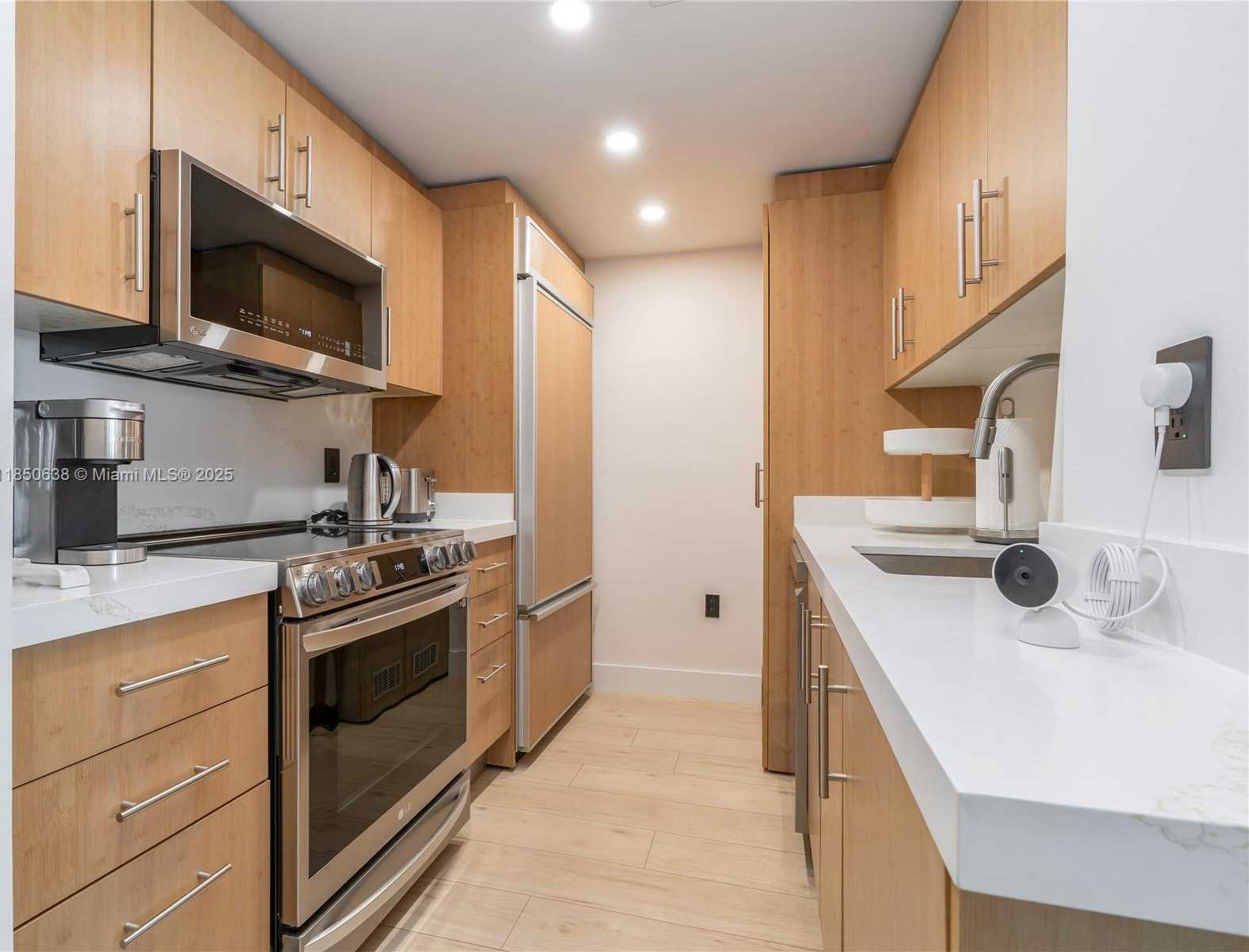 Small Image of 10275 COLLINS AVE #206, Bal Harbour Number 4