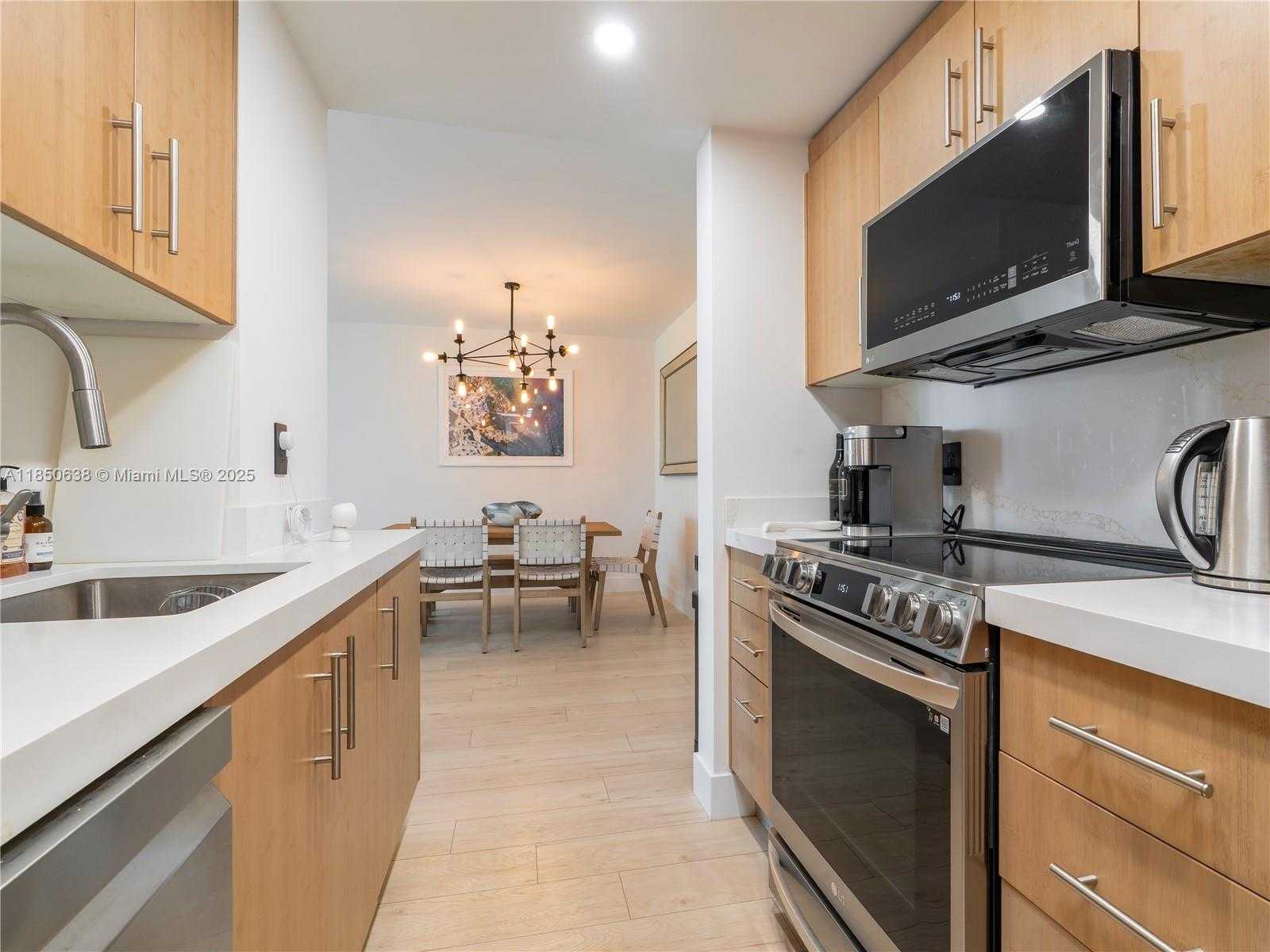 Small Image of 10275 COLLINS AVE #206, Bal Harbour Number 7