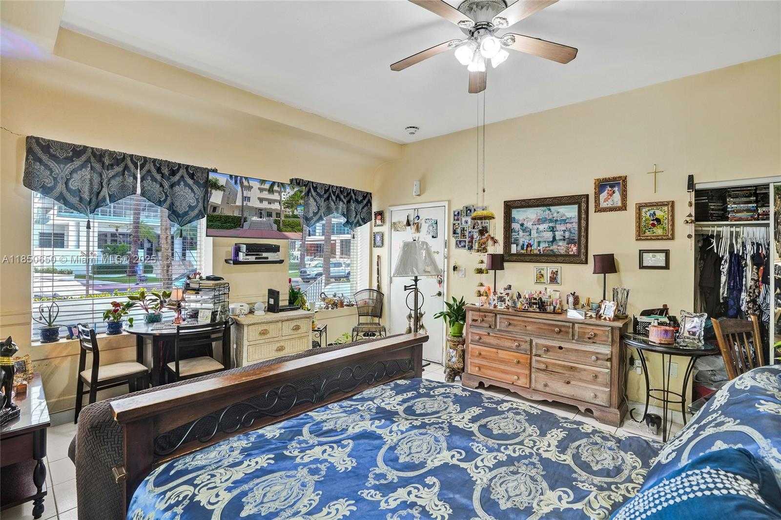 Small Image of 3710 COLLINS AVE #N-100, Miami Beach Number 7