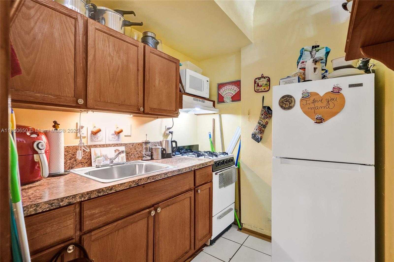 Small Image of 3710 COLLINS AVE #N-100, Miami Beach Number 8