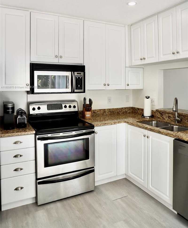 Small Image of 11078 MAINSAIL DR, Cooper City Number 11