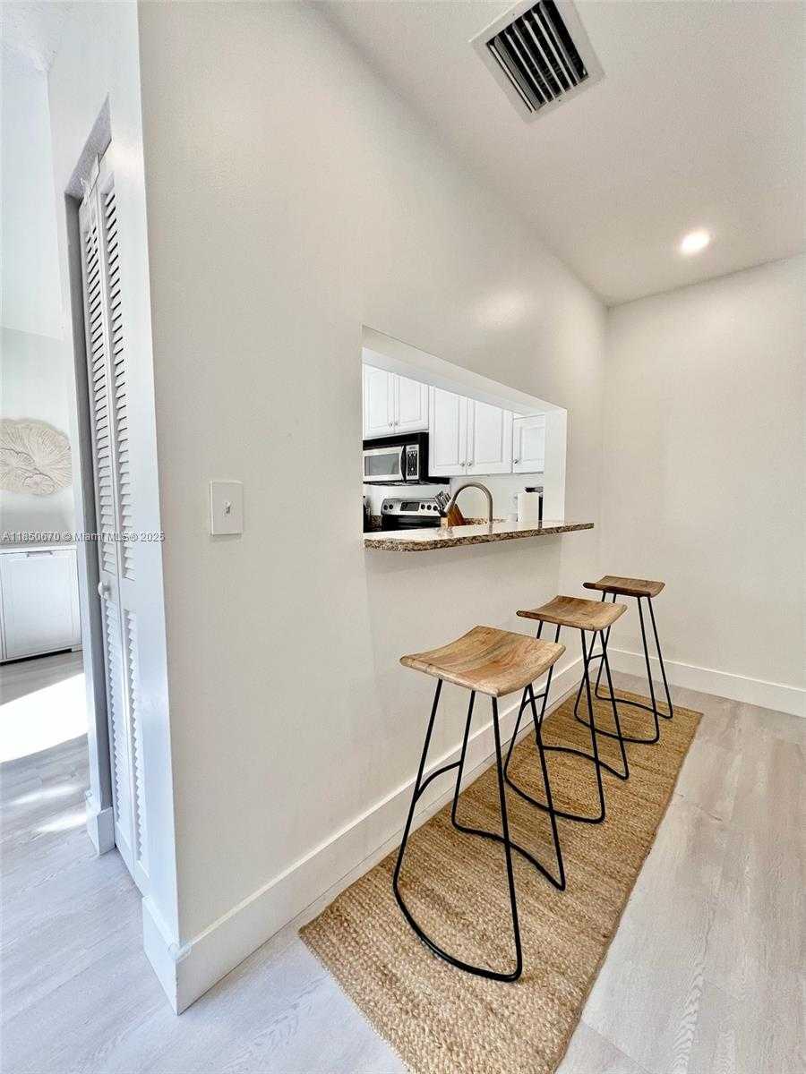 Small Image of 11078 MAINSAIL DR, Cooper City Number 16