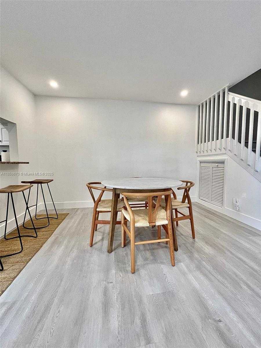 Small Image of 11078 MAINSAIL DR, Cooper City Number 19