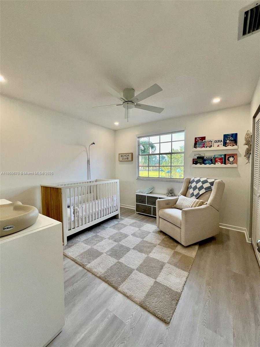 Small Image of 11078 MAINSAIL DR, Cooper City Number 26