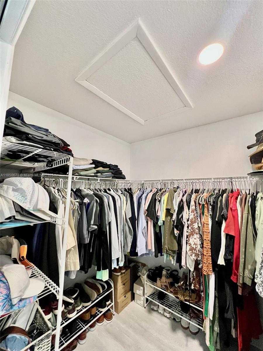 Small Image of 11078 MAINSAIL DR, Cooper City Number 31