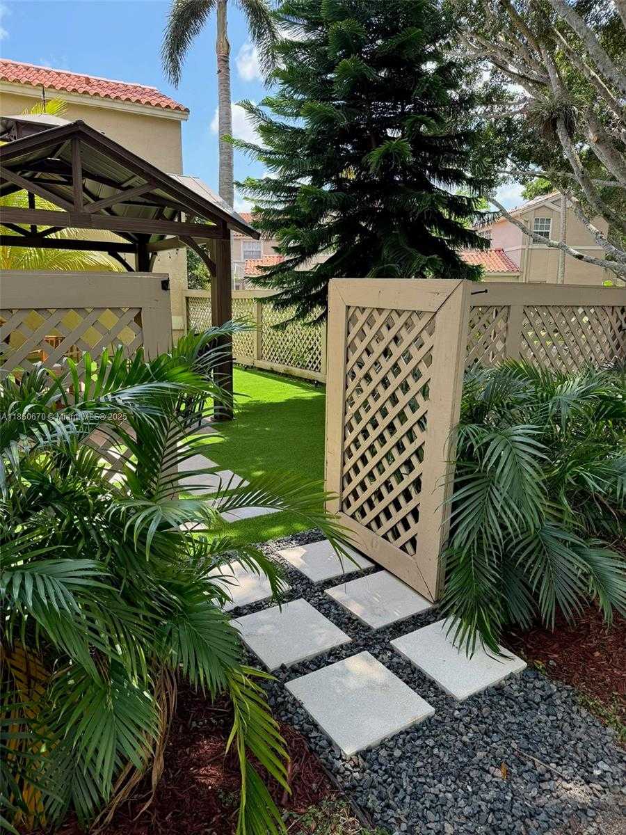 Small Image of 11078 MAINSAIL DR, Cooper City Number 39