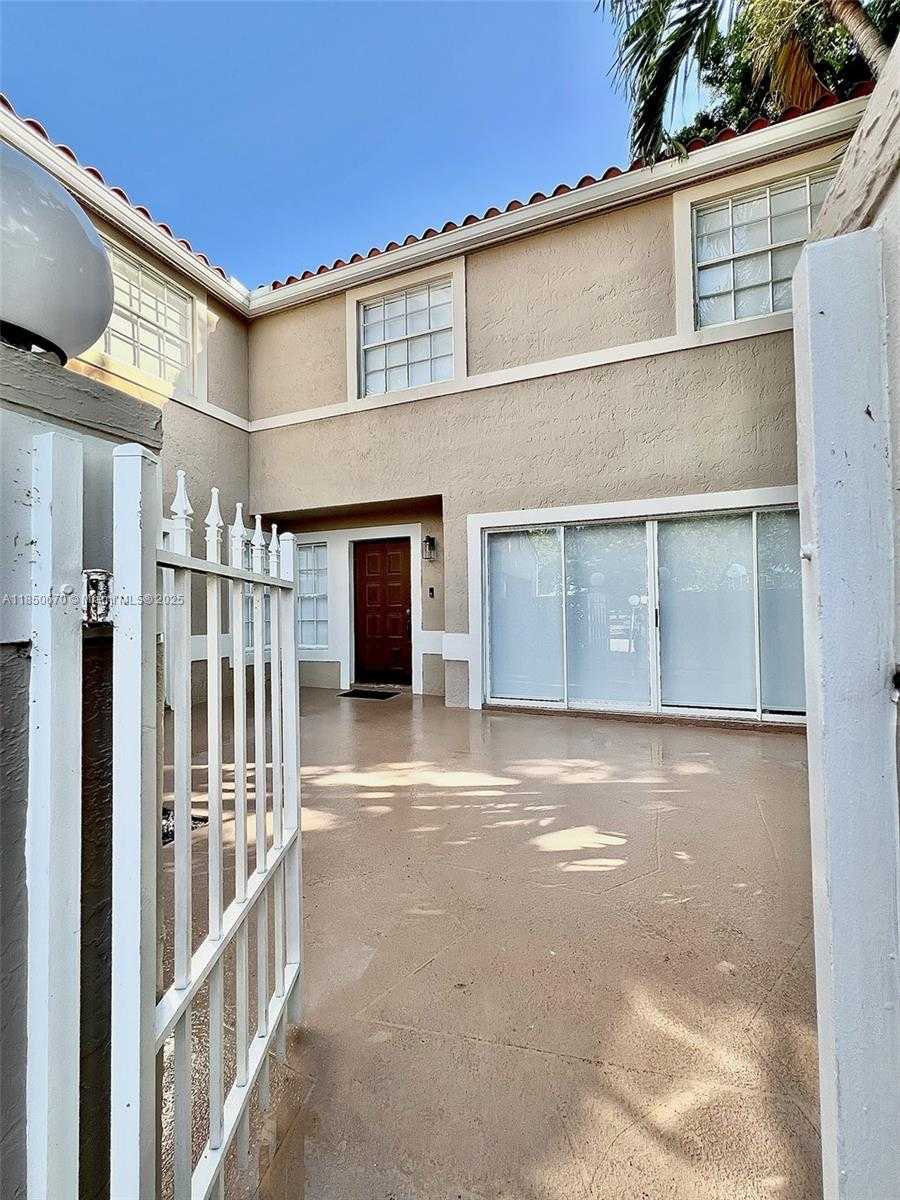 Small Image of 11078 MAINSAIL DR, Cooper City Number 4