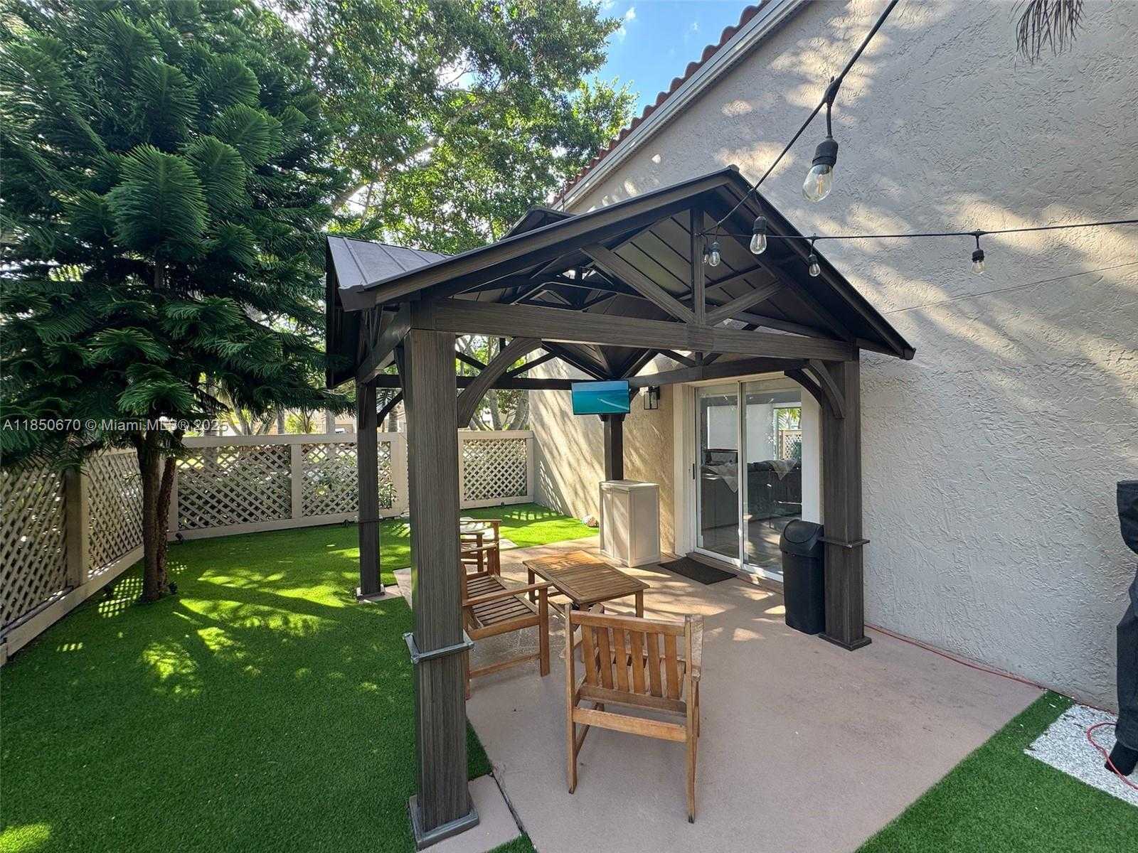 Small Image of 11078 MAINSAIL DR, Cooper City Number 46