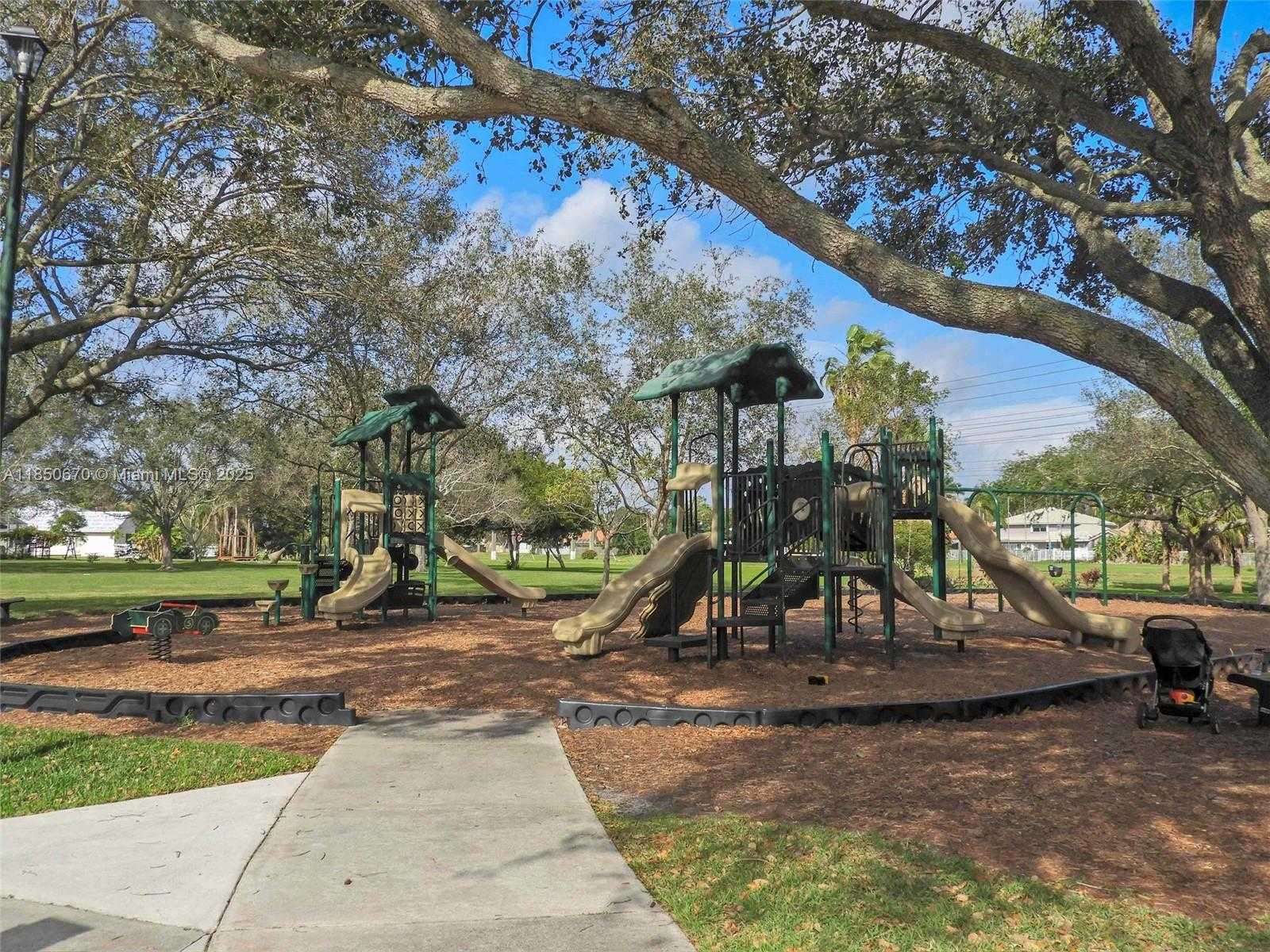 Small Image of 11078 MAINSAIL DR, Cooper City Number 58