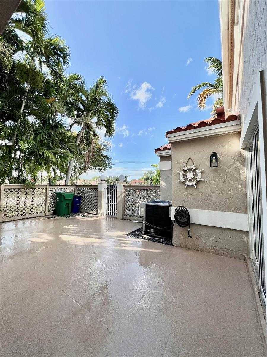 Small Image of 11078 MAINSAIL DR, Cooper City Number 6