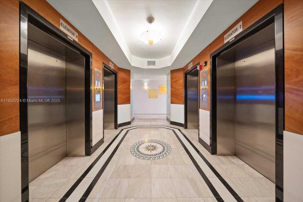 Small Image of 6301 COLLINS AVE #2705, Miami Beach Number 25