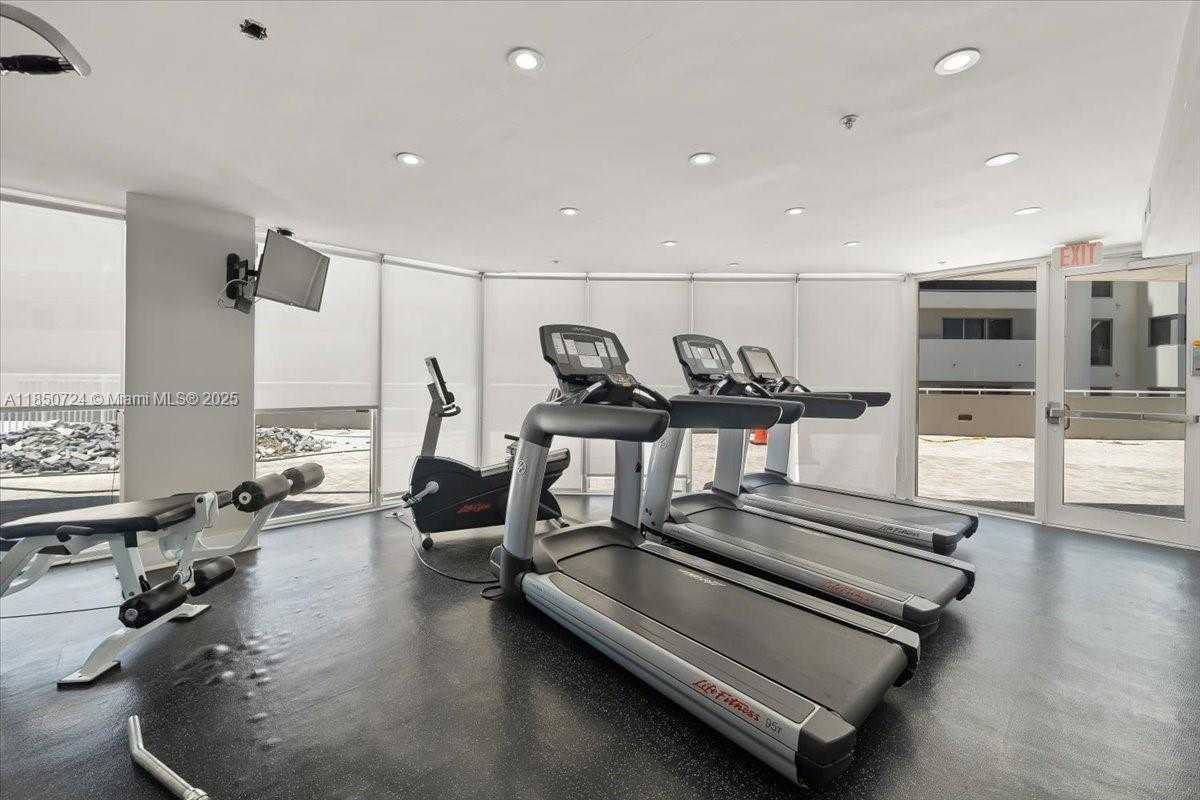 Small Image of 6301 COLLINS AVE #2705, Miami Beach Number 30