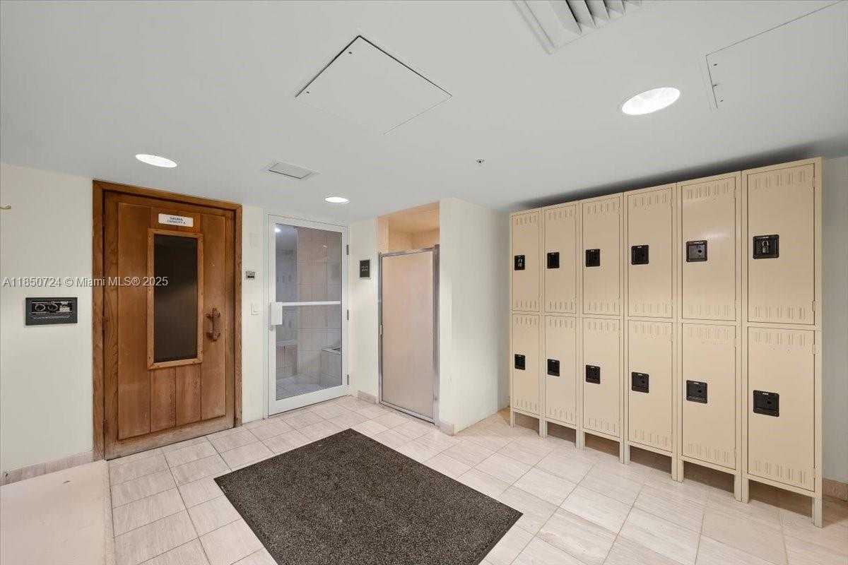Small Image of 6301 COLLINS AVE #2705, Miami Beach Number 31