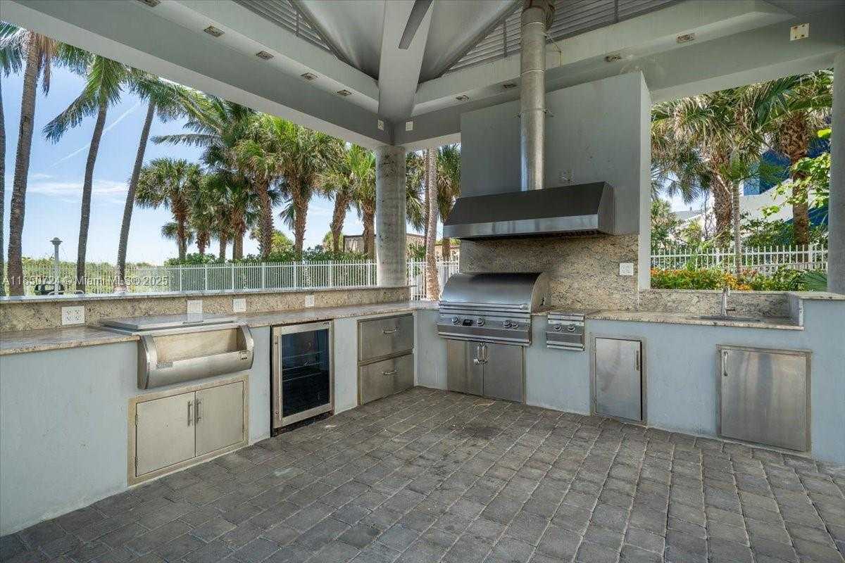 Small Image of 6301 COLLINS AVE #2705, Miami Beach Number 35