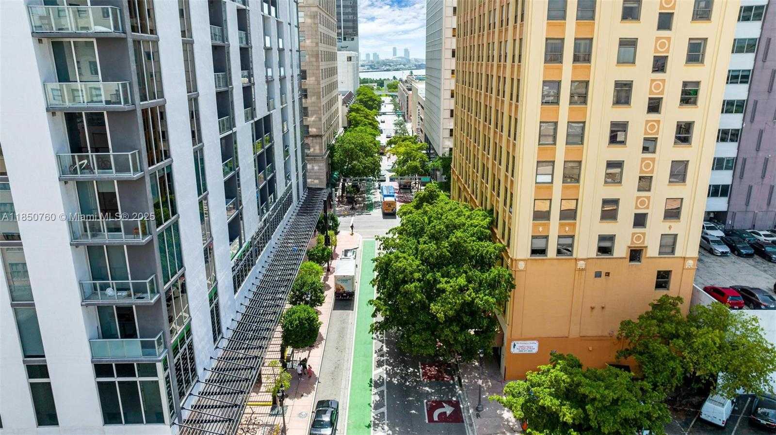Small Image of 151 SOUTH EAST 1ST ST #401, Miami Number 31