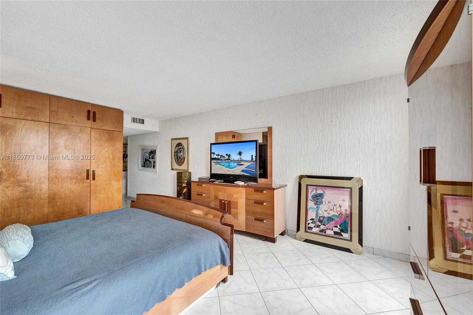Small Image of 1920 SOUTH OCEAN DR #16B, Hallandale Beach Number 27