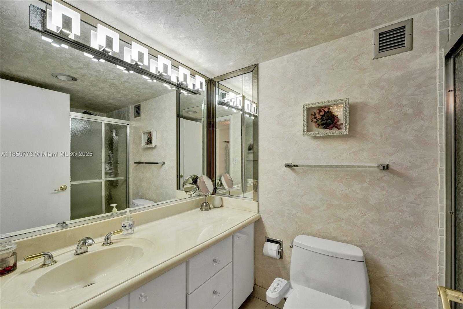 Small Image of 1920 SOUTH OCEAN DR #16B, Hallandale Beach Number 38